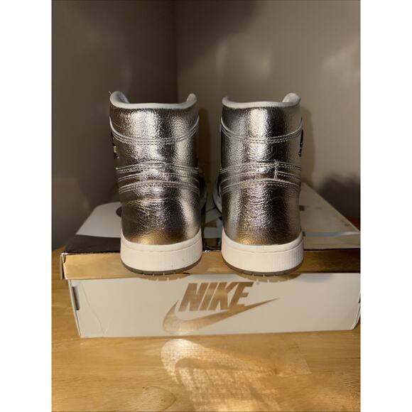 Emma Air Jordan 1 Retro Hi OG Metallic Chrome 11W main image 5
